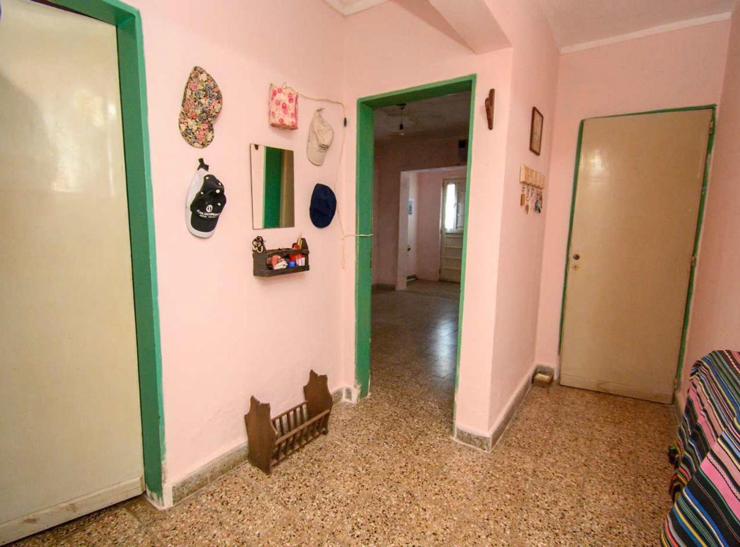 Foto de Venta - Casa en PH 2 dorm, cochera y patio, imagen 1