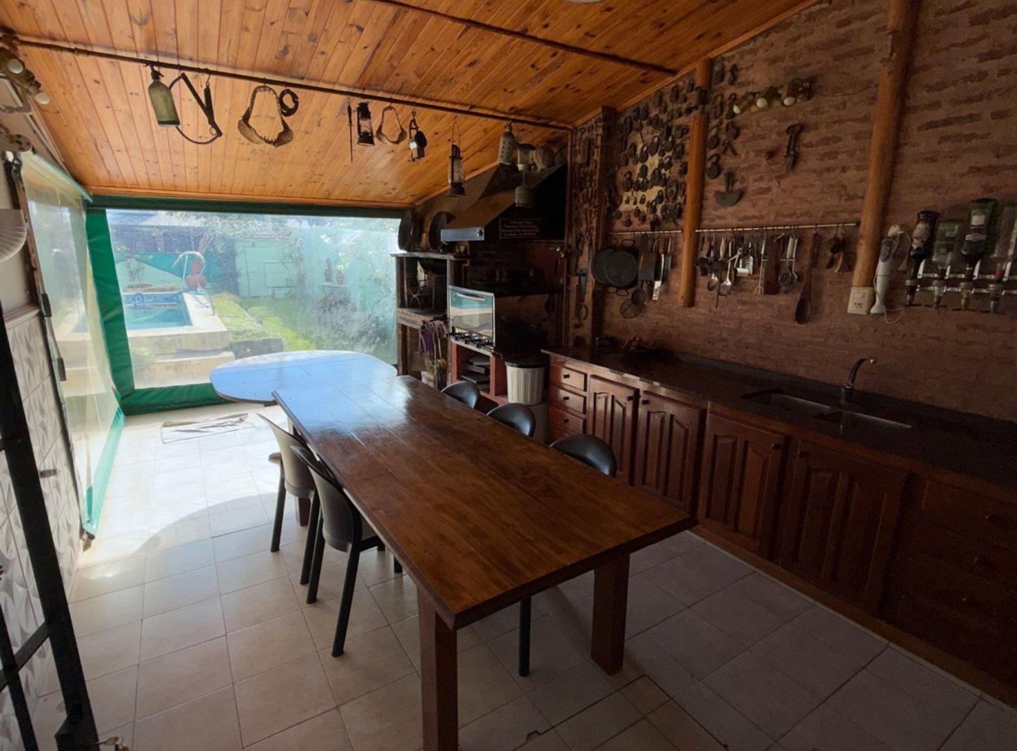 Foto de ESPECTACULAR CASA QUINTA EN SAUCE VIEJO, imagen 3