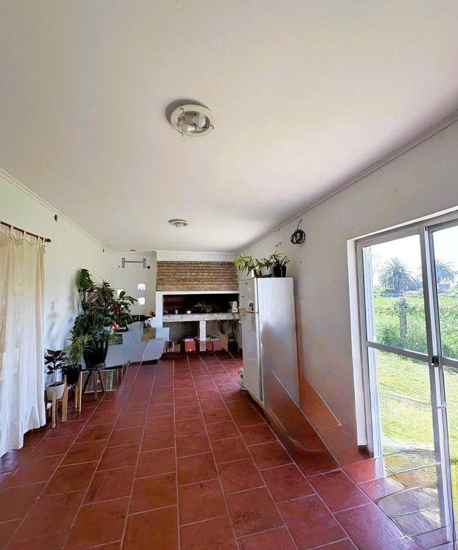 Foto de VENTA DE CASA EN CORONDA CON GRAN TERRENO, imagen 2