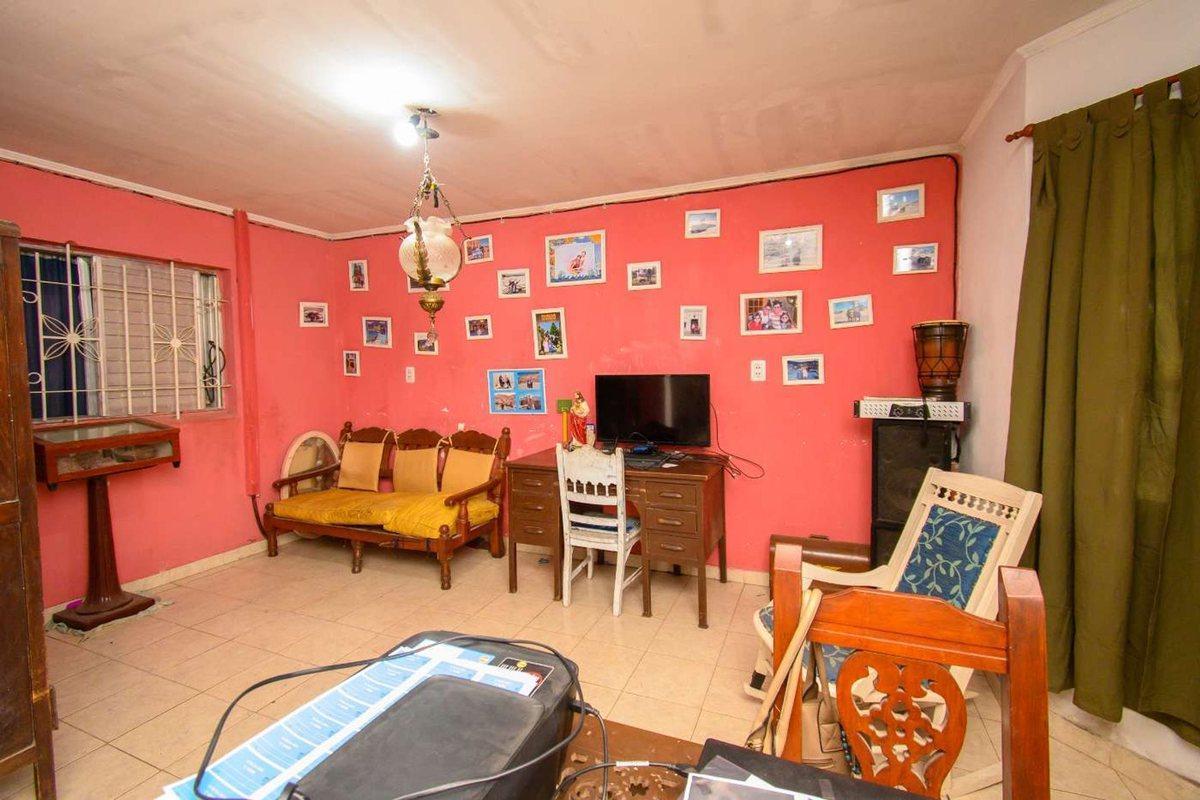 Foto de Venta- Casa 3d, cochera doble y patio -B° Favaloro, imagen 5
