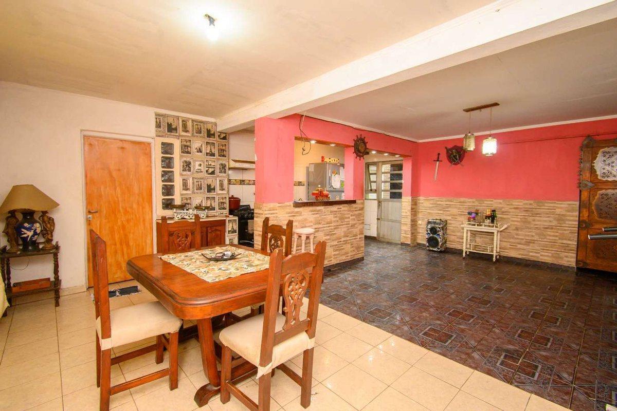 Foto de Venta- Casa 3d, cochera doble y patio -B° Favaloro, imagen 1