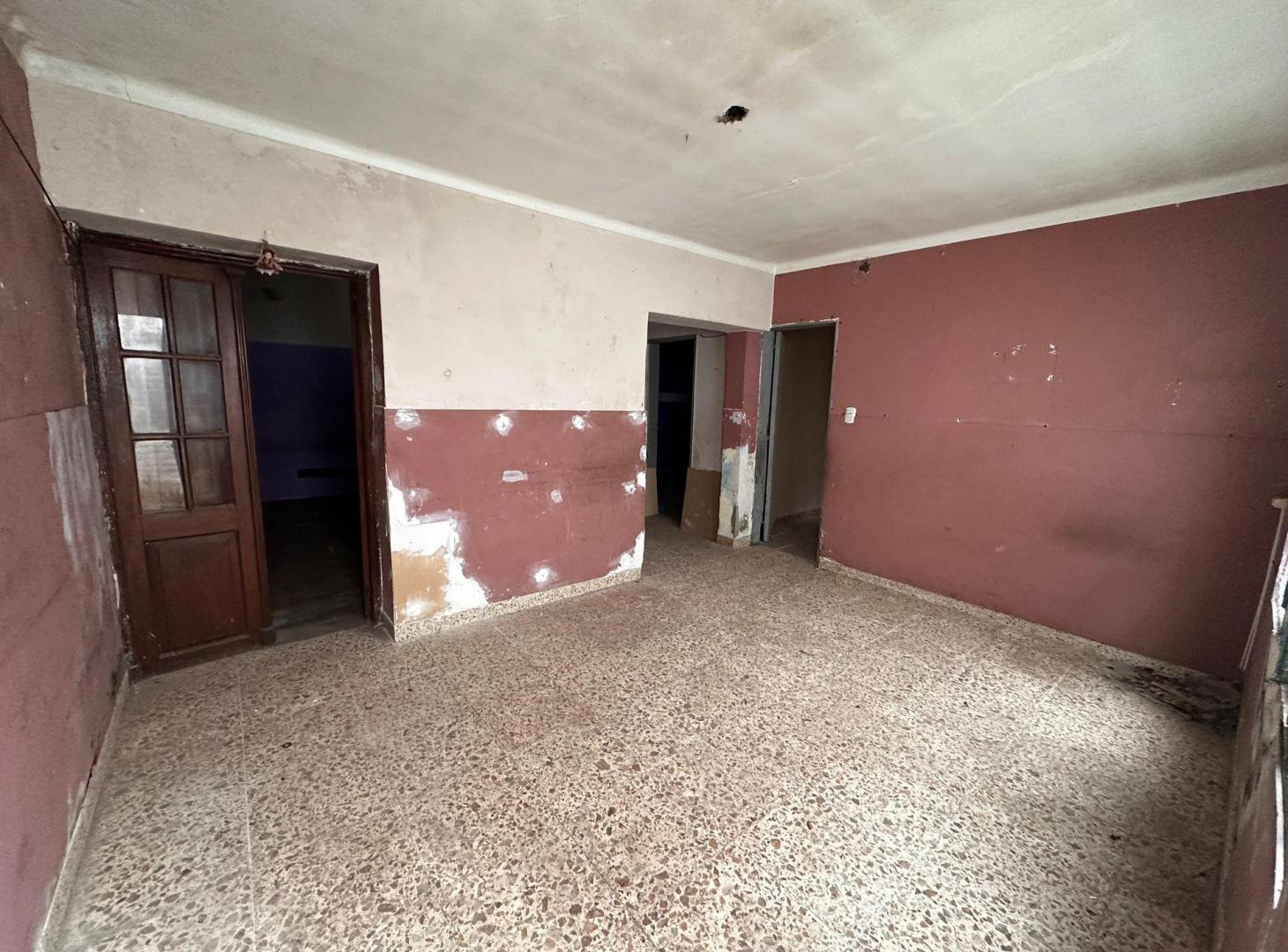 Foto de GRAN PROPIEDAD A REFACCIONAR EN MARIA SELVA, imagen 2