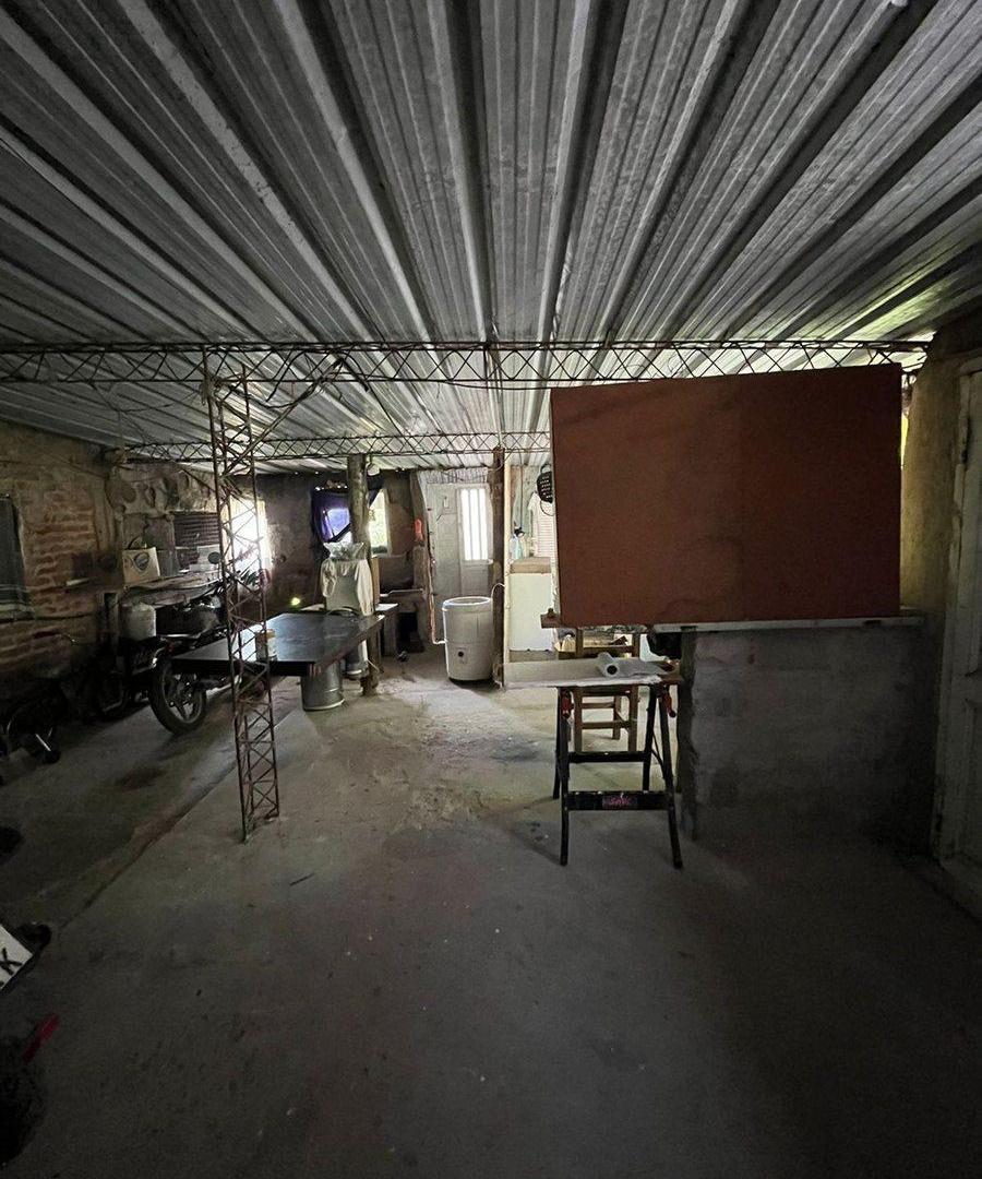 Foto de Se vende casa a remodelar con amplio terreno, imagen 1
