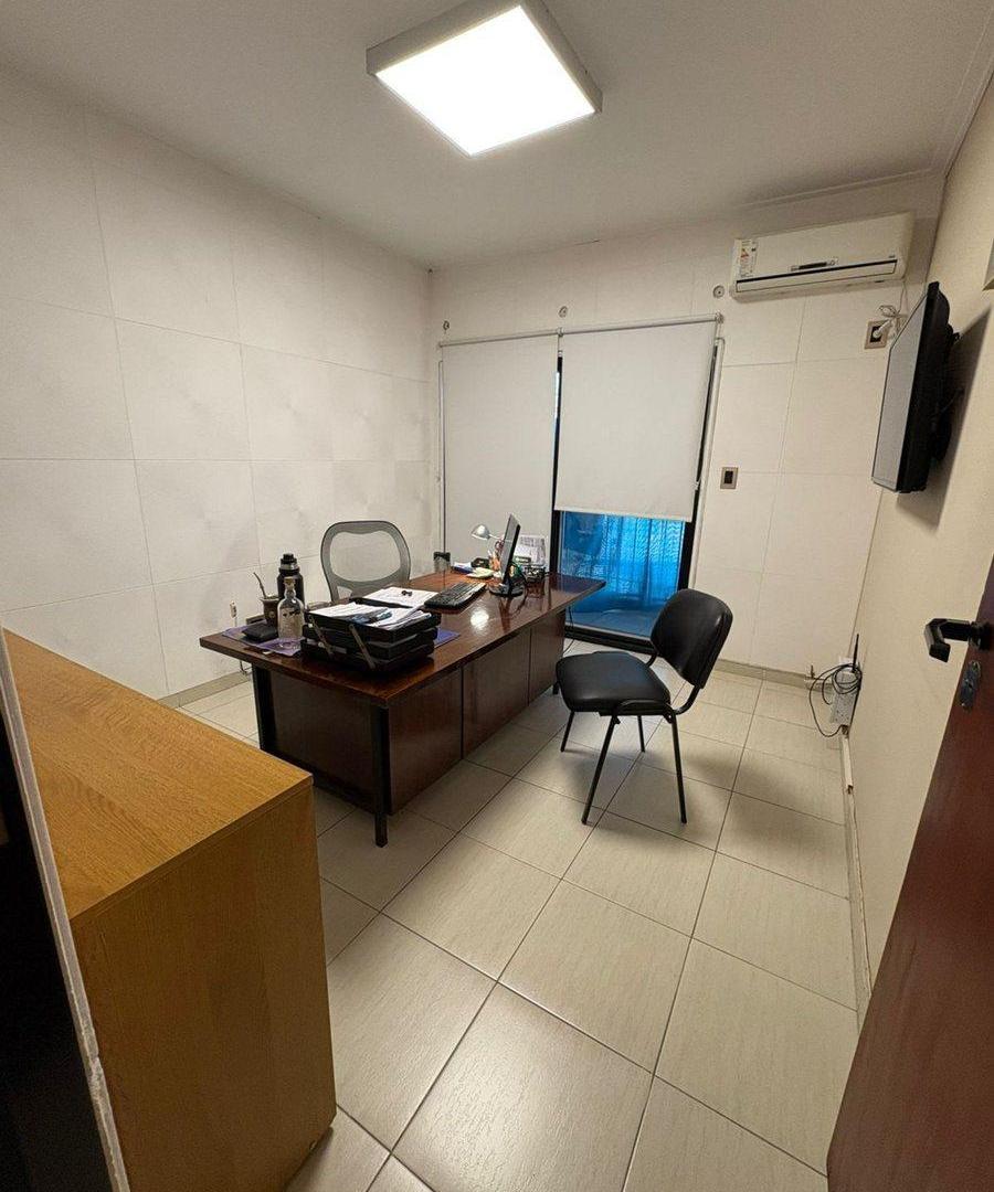 Foto de Excelente Local con Galpón y deposito, imagen 4