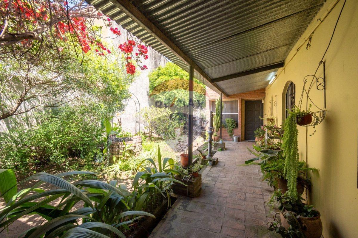 Foto de CASA CON PILETA EN VENTA A MTS. DE RUTA 1, imagen 3