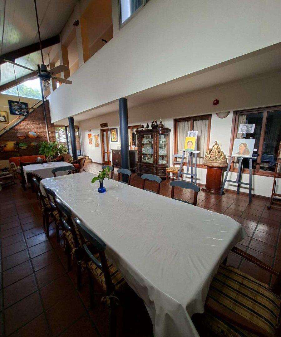 Foto de Casa de 8 ambientes, c/cochera, quincho y terraza, imagen 5