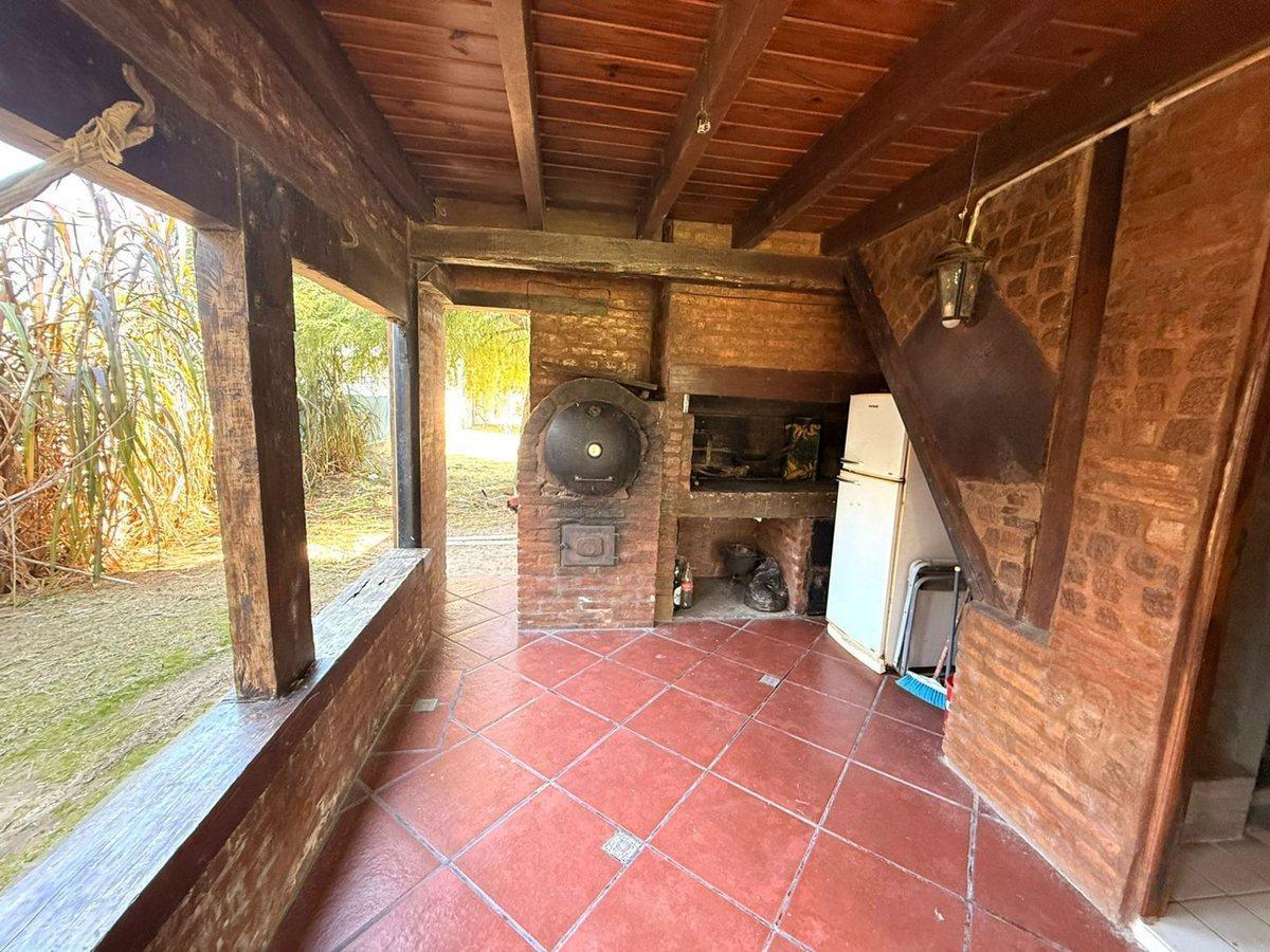 Foto de Casa quinta en venta sobre un terreno de 1200M2, imagen 4