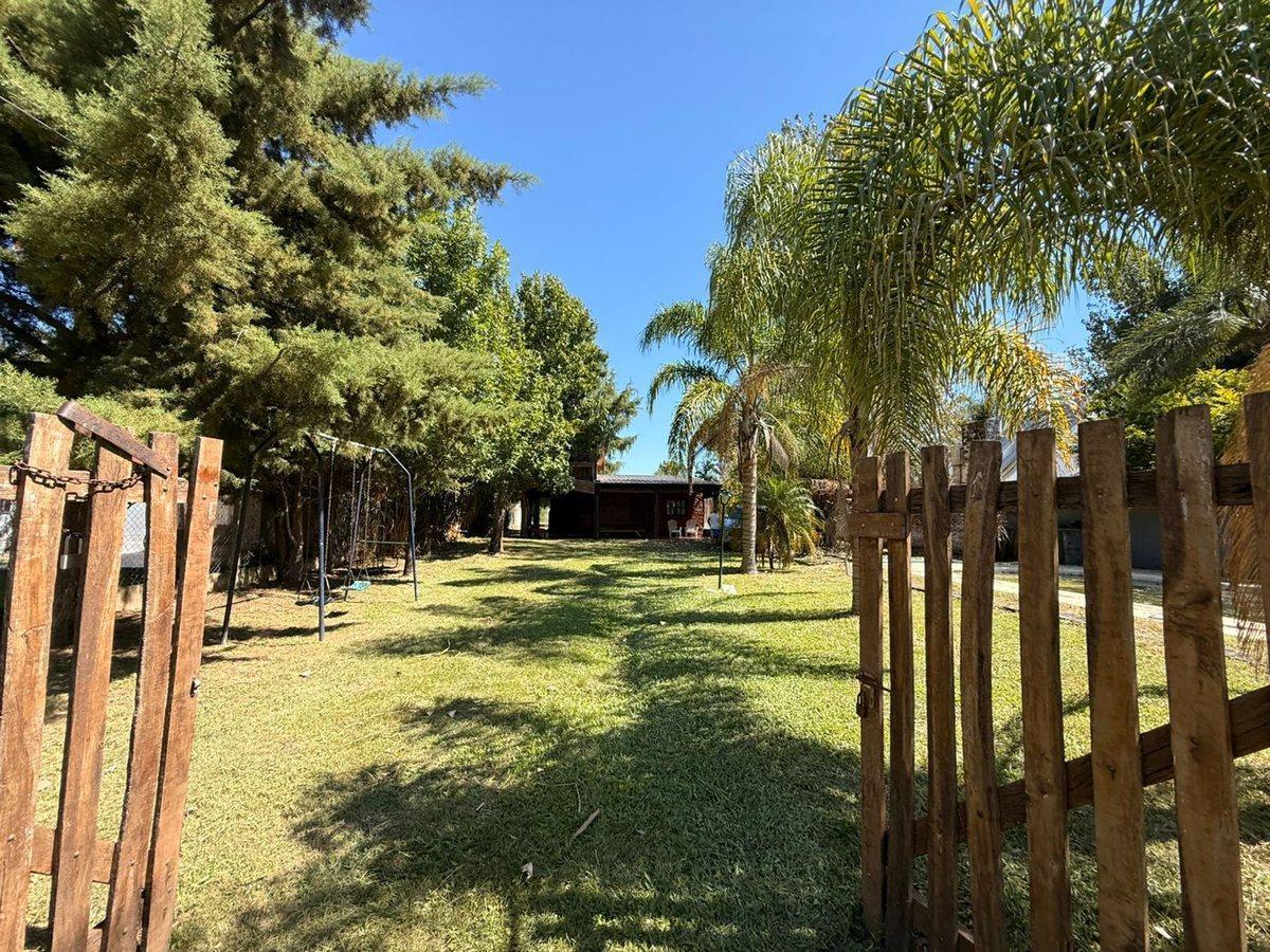 Foto de Casa quinta en venta sobre un terreno de 1200M2, imagen 2