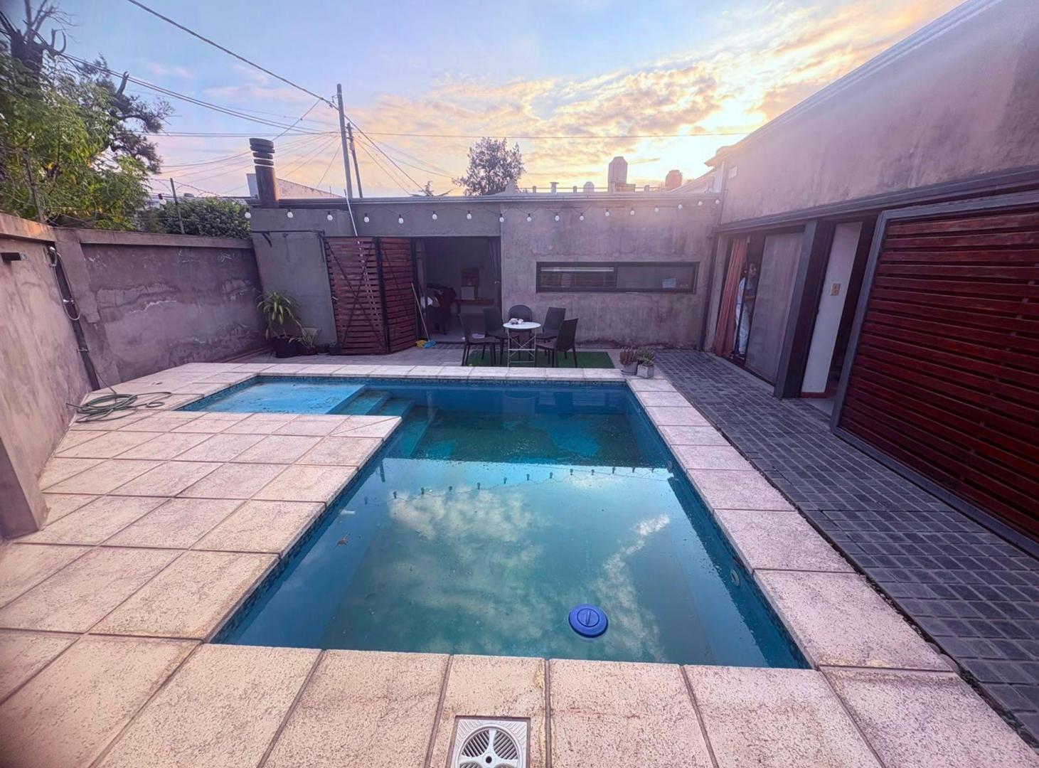 Foto de CASA CON PATIO VERDE Y PISCINA,A MTRS AV GALICIA, imagen 1