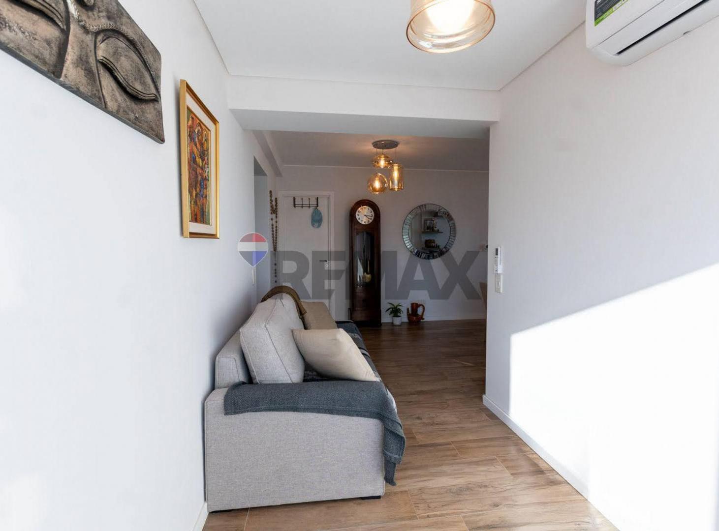Foto de INCREÍBLE DEPARTAMENTO SOBRE BV. GALVEZ, imagen 2