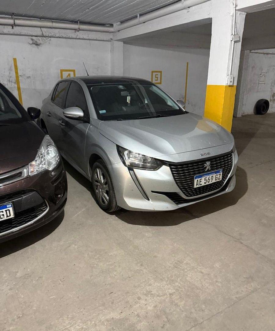 Foto de CINCO COCHERAS EN VENTA EN SUIPACHA 2900, imagen 5