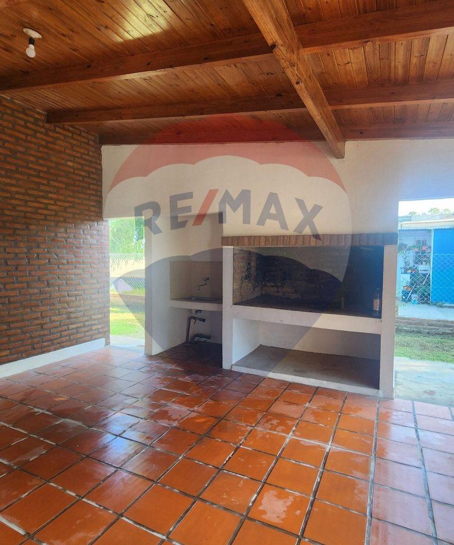 Foto de SE VENDE HERMOSA CASA APTA CREDITO EN SANTA ROSA, imagen 3