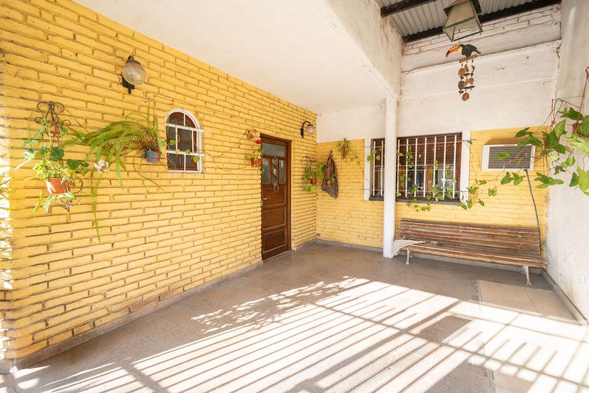 Foto de Casa 4 dormitorios Barrio Mayoraz, imagen 2