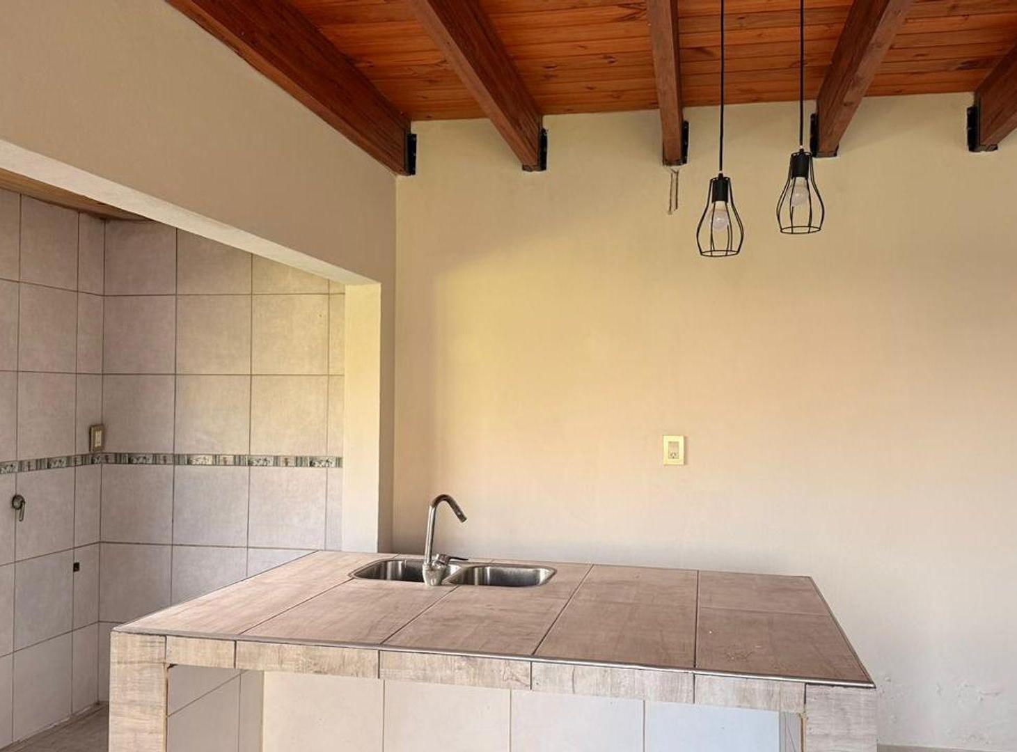 Foto de Casa moderna con pileta en San Carlos Centro, imagen 2