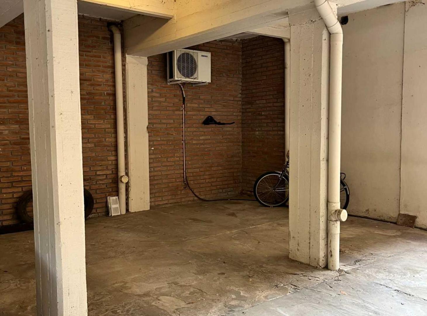 Foto de VENTA COCHERA en M. COMAS y S.MARTÍN, cercano a BV, imagen 4