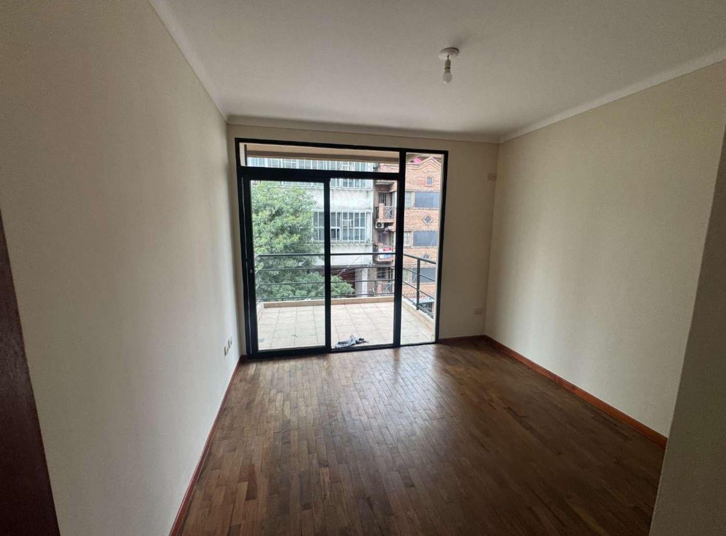 Foto de Hermoso departamento a metros de boulevard, imagen 1