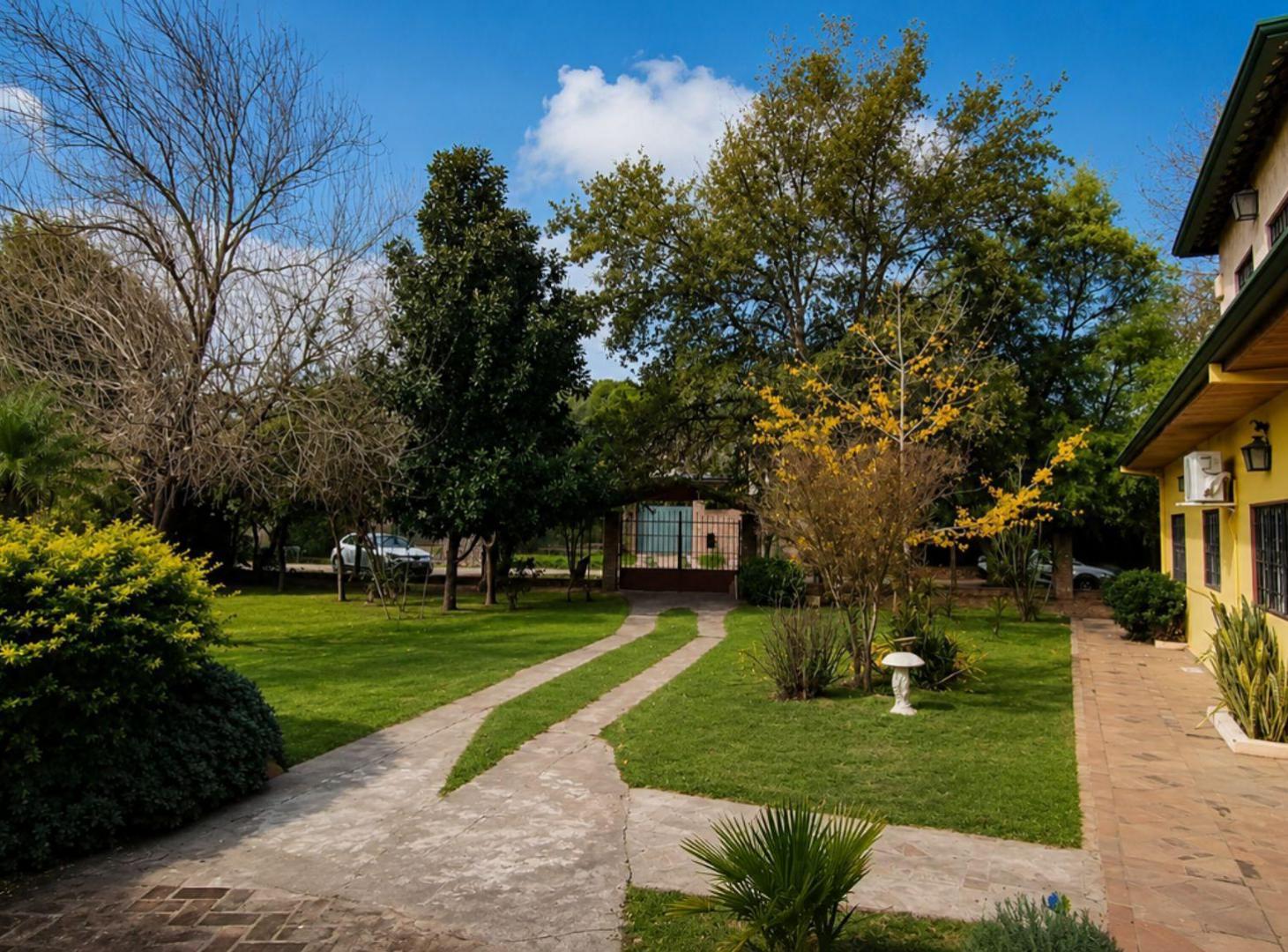 Foto de Venta de Casa en Colastine pileta y quincho, imagen 2