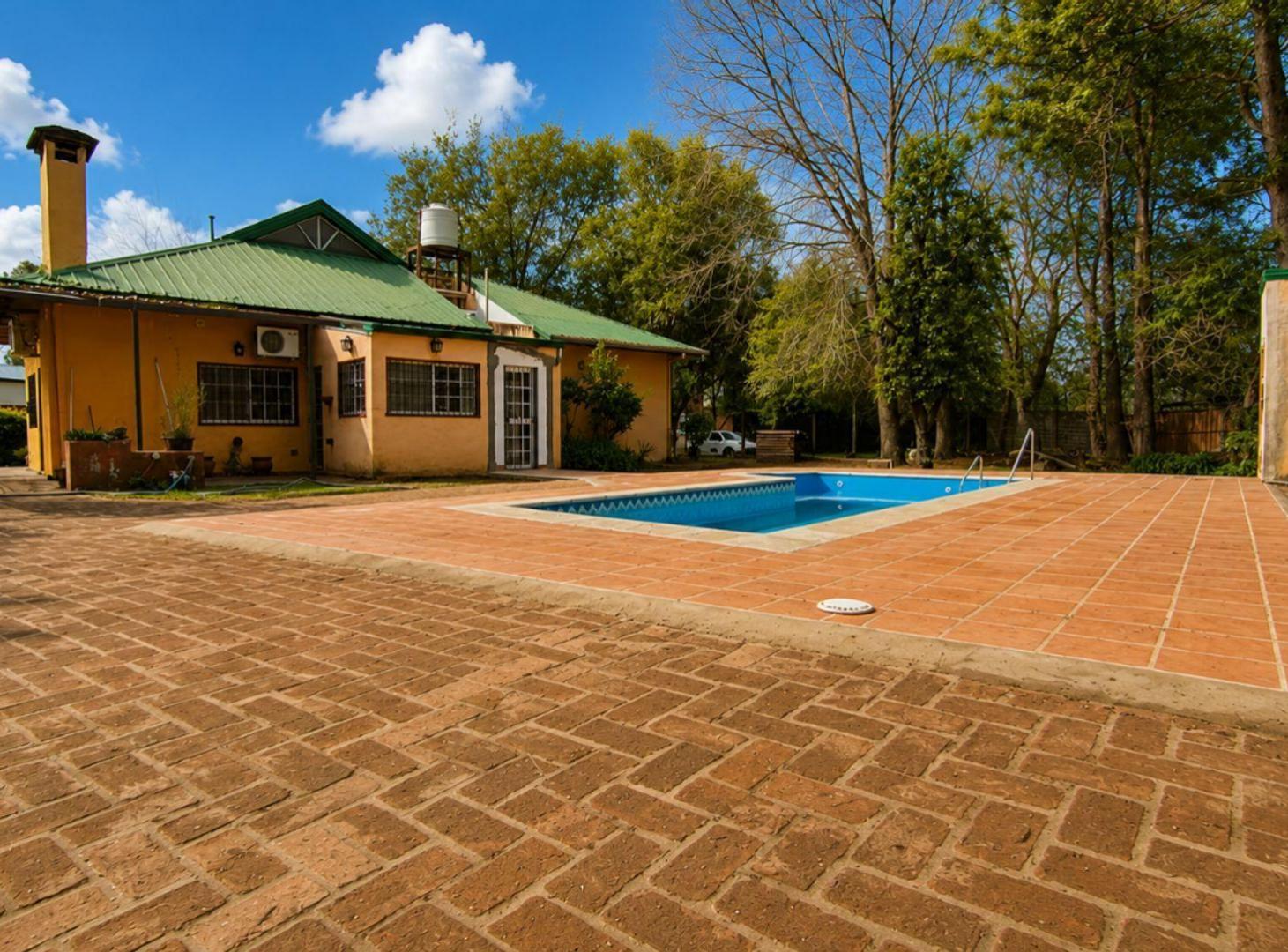 Foto de Venta de Casa en Colastine pileta y quincho, imagen 1