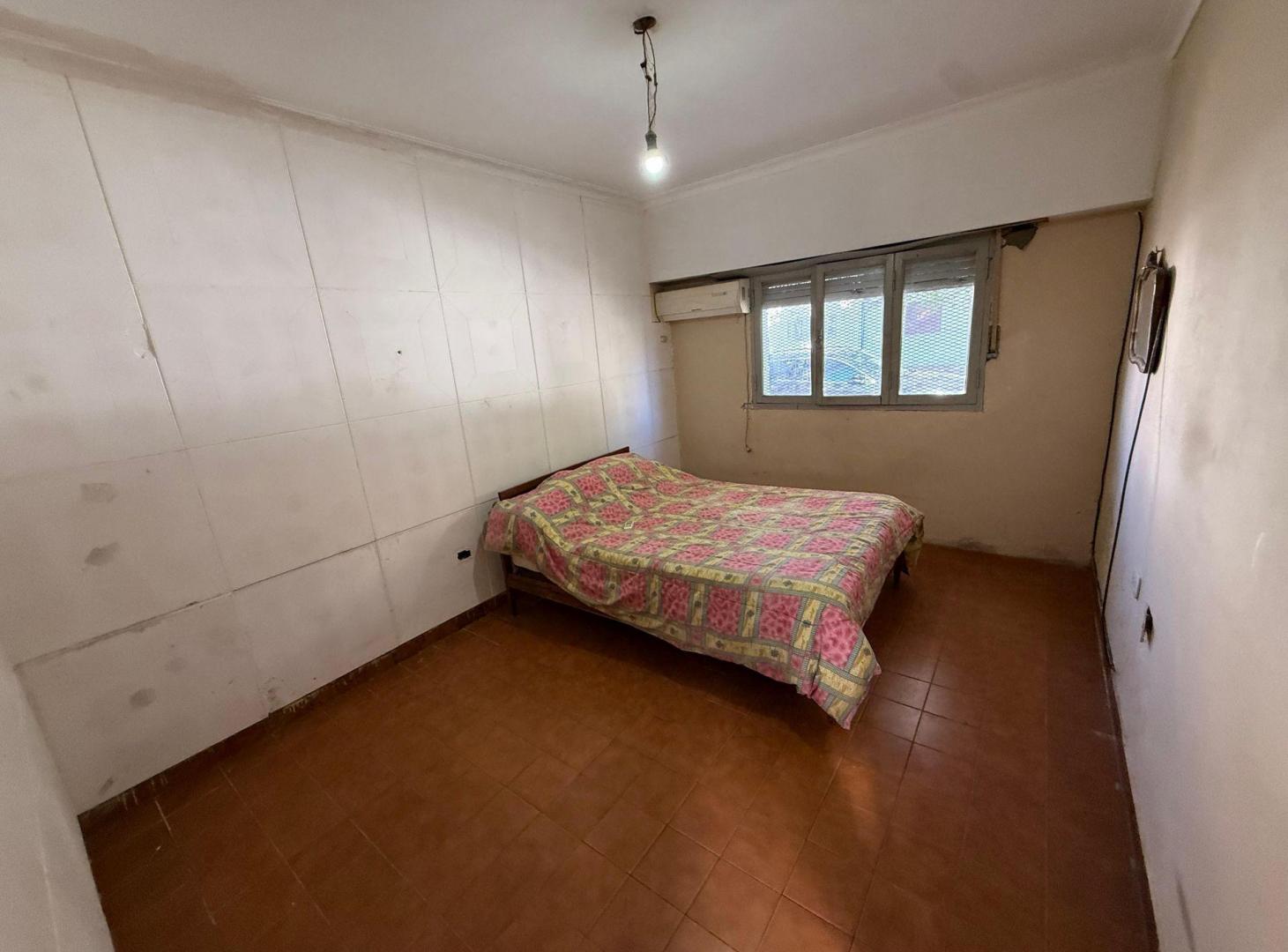 Foto de Casa en venta 2 dormis-cochera-patio B°Sgto Cabral, imagen 2