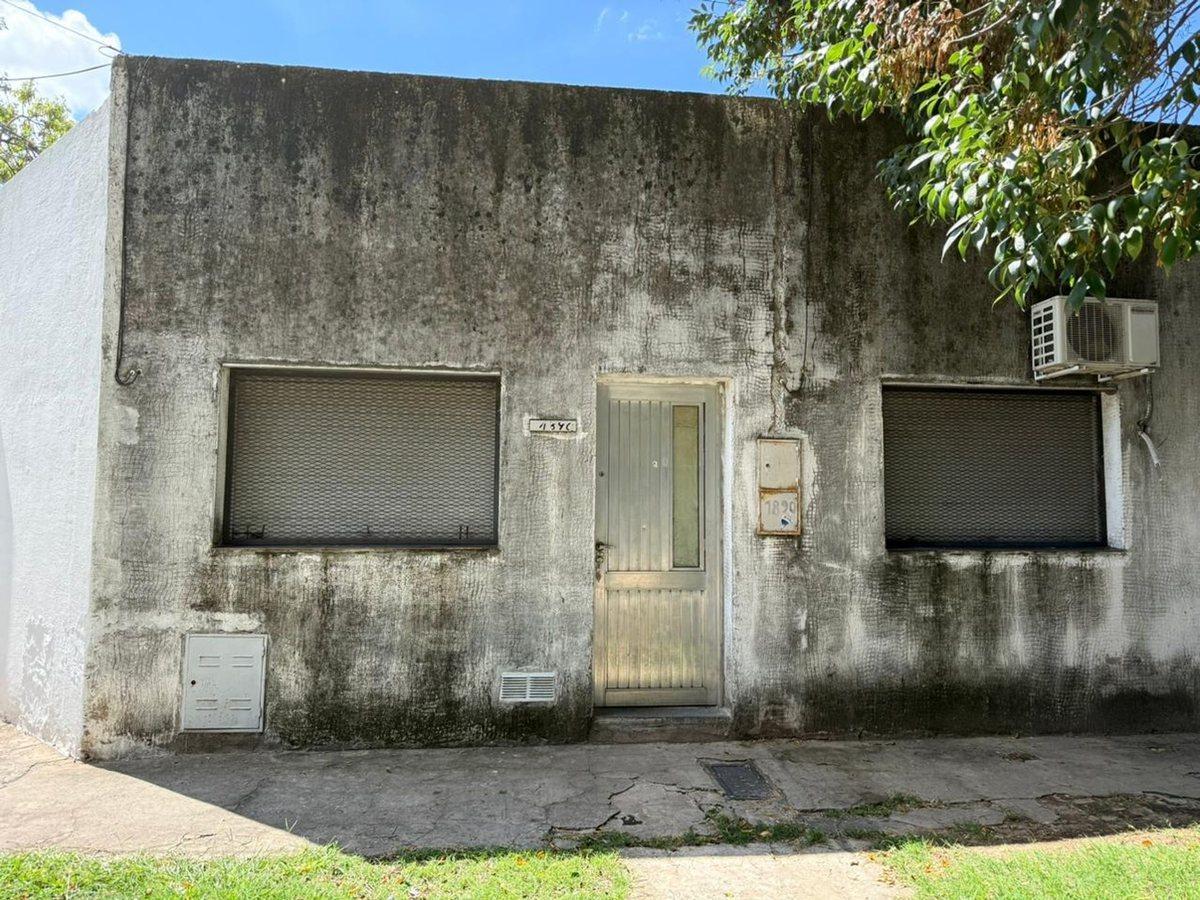 Foto de Casa en venta 2 dormis-cochera-patio B°Sgto Cabral, imagen 1