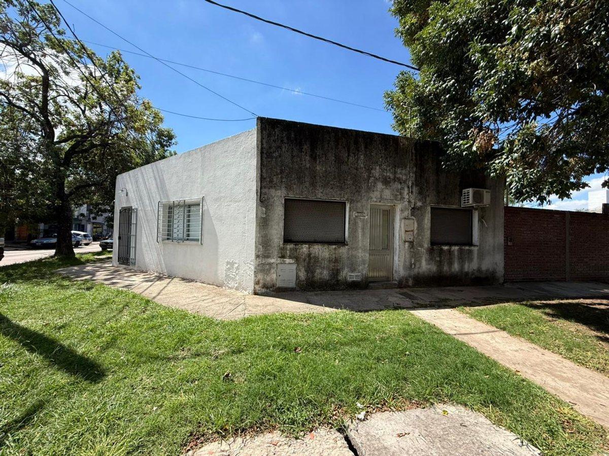 Foto de Casa en venta 2 dormis-cochera-patio B°Sgto Cabral, imagen 5