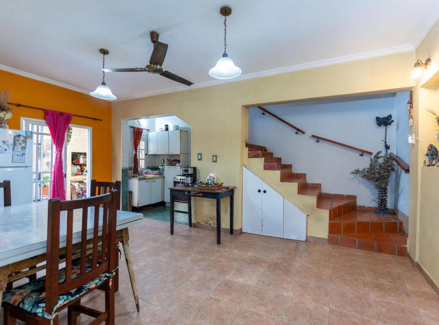 Foto de CASA 4 DORMITORIOS A UNA CUADRA DE AV GALICIA, imagen 5