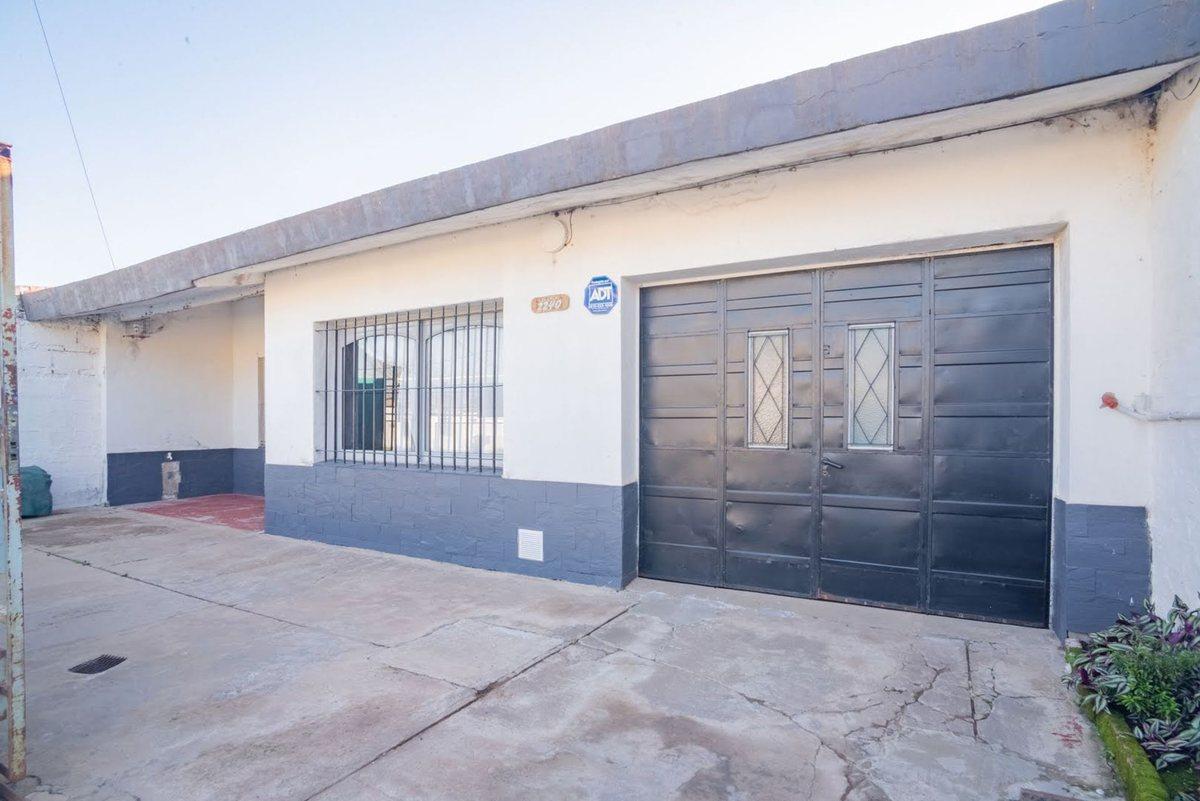Foto de Casa 3 dormitorios, patio c/ pileta en Santo Tomé, imagen 2