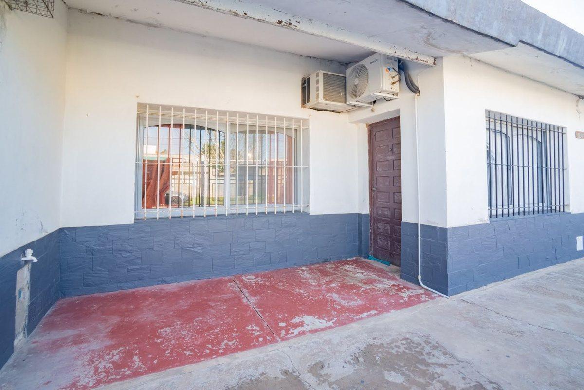 Foto de Casa 3 dormitorios, patio c/ pileta en Santo Tomé, imagen 4