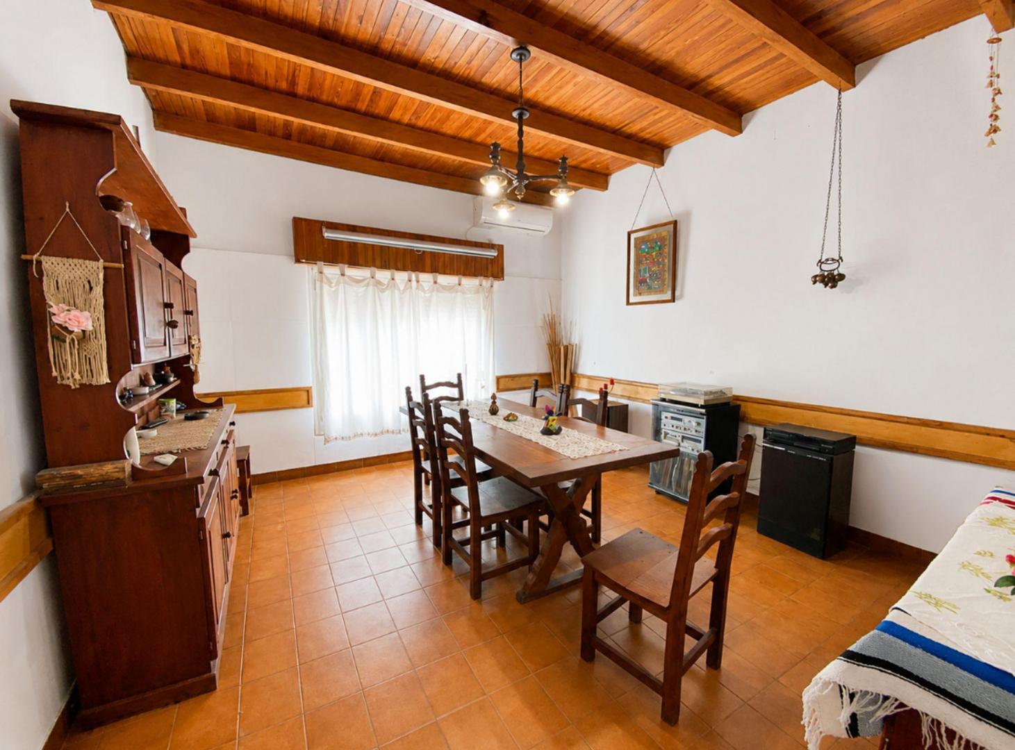 Foto de SE VENDE AMPLIA CASA EN BARRIO CONSTITUYENTES!, imagen 4