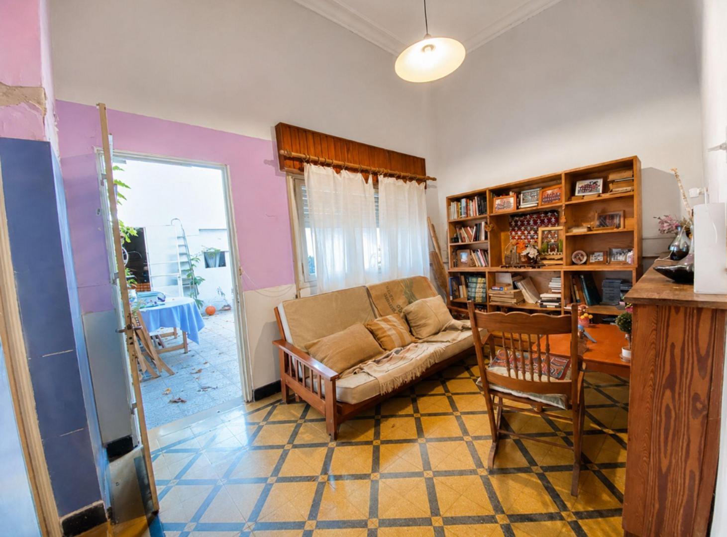 Foto de SE VENDE AMPLIA CASA EN BARRIO CONSTITUYENTES!, imagen 5