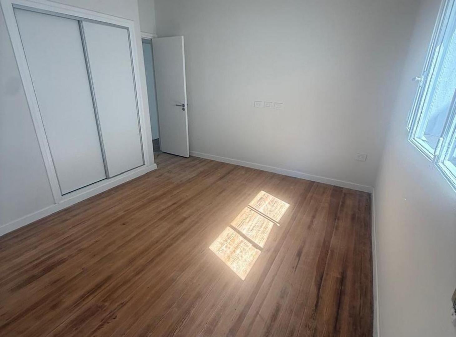 Foto de INTERNO REFACCIONADO EN PLENO CENTRO¡¡¡¡, imagen 3
