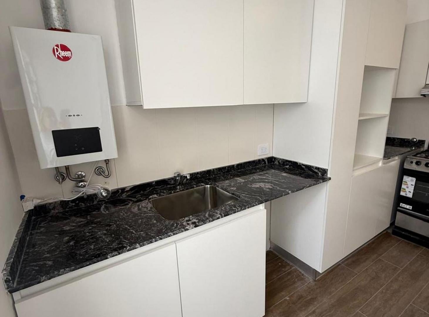 Foto de INTERNO REFACCIONADO EN PLENO CENTRO¡¡¡¡, imagen 5
