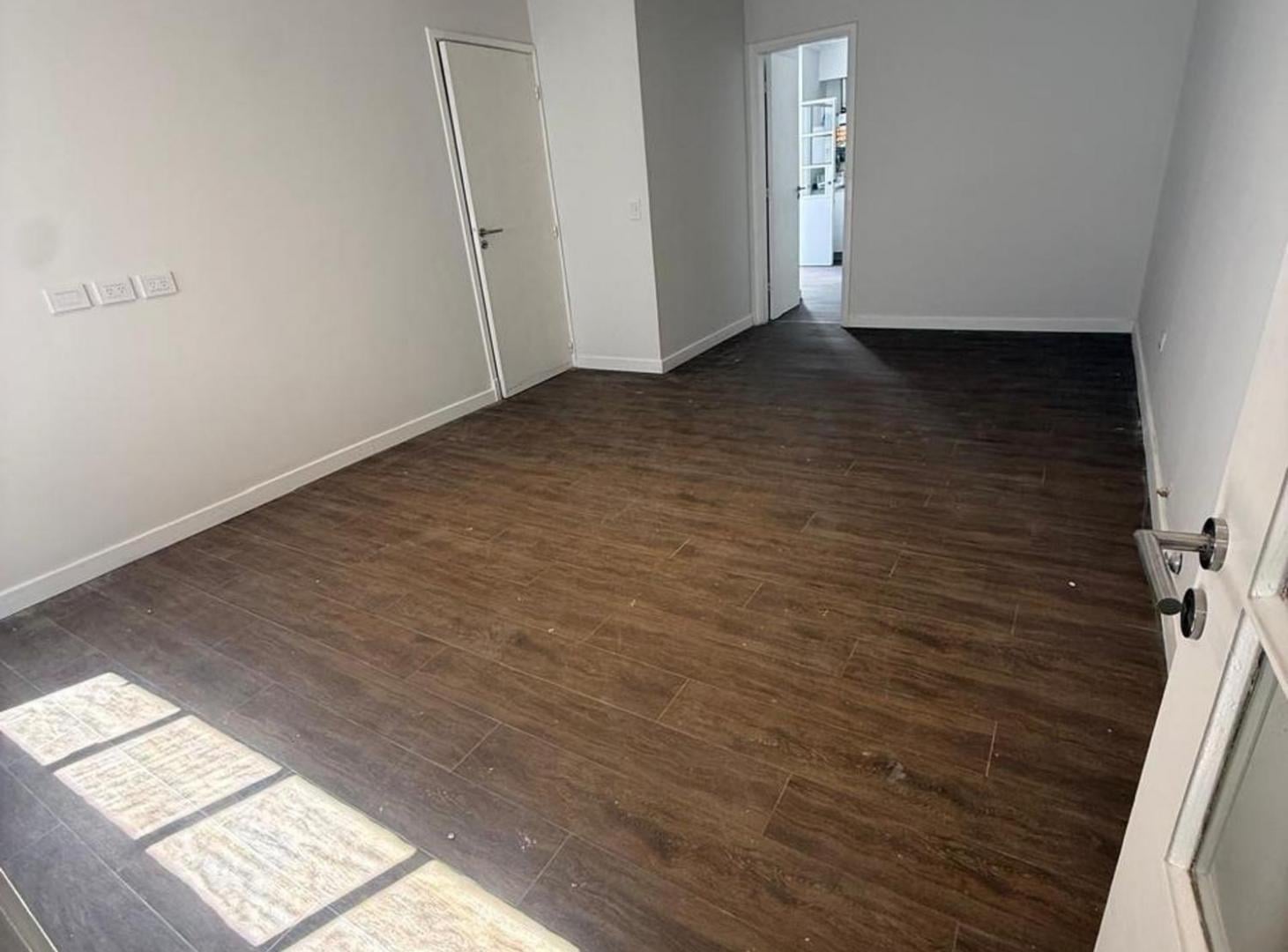 Foto de INTERNO REFACCIONADO EN PLENO CENTRO¡¡¡¡, imagen 4