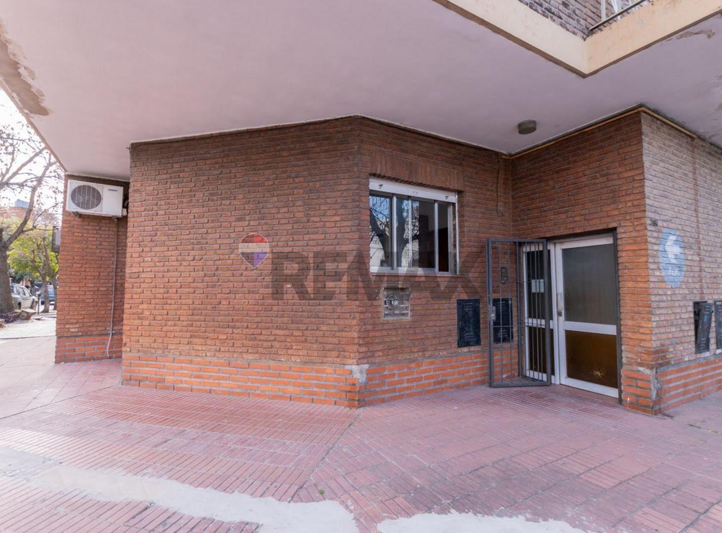 Foto de Dpto en venta de 2 dormis y patio B°Candioti Norte, imagen 2