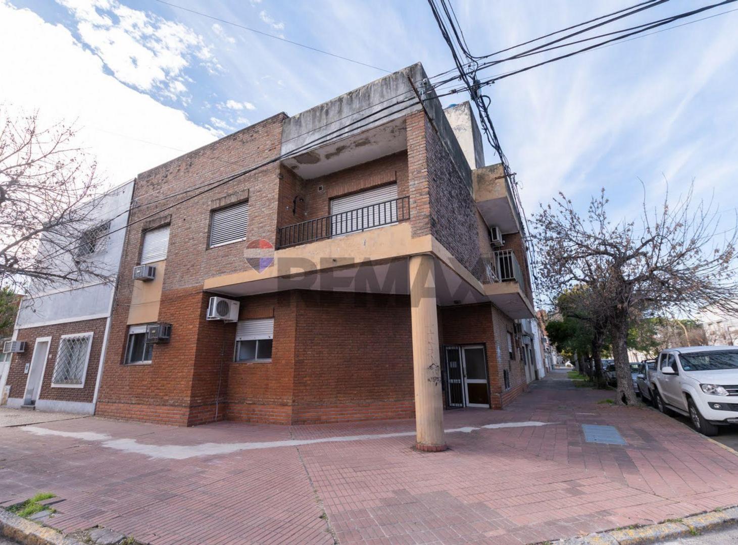 Foto de Dpto en venta de 2 dormis y patio B°Candioti Norte, imagen 1
