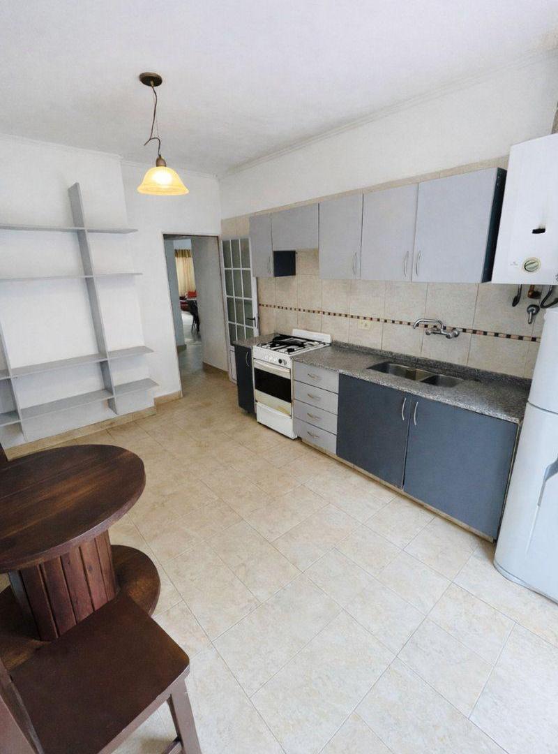 Foto de HERMOSA CASA A PASOS DEL HOSPITAL DE NIÑOS., imagen 5