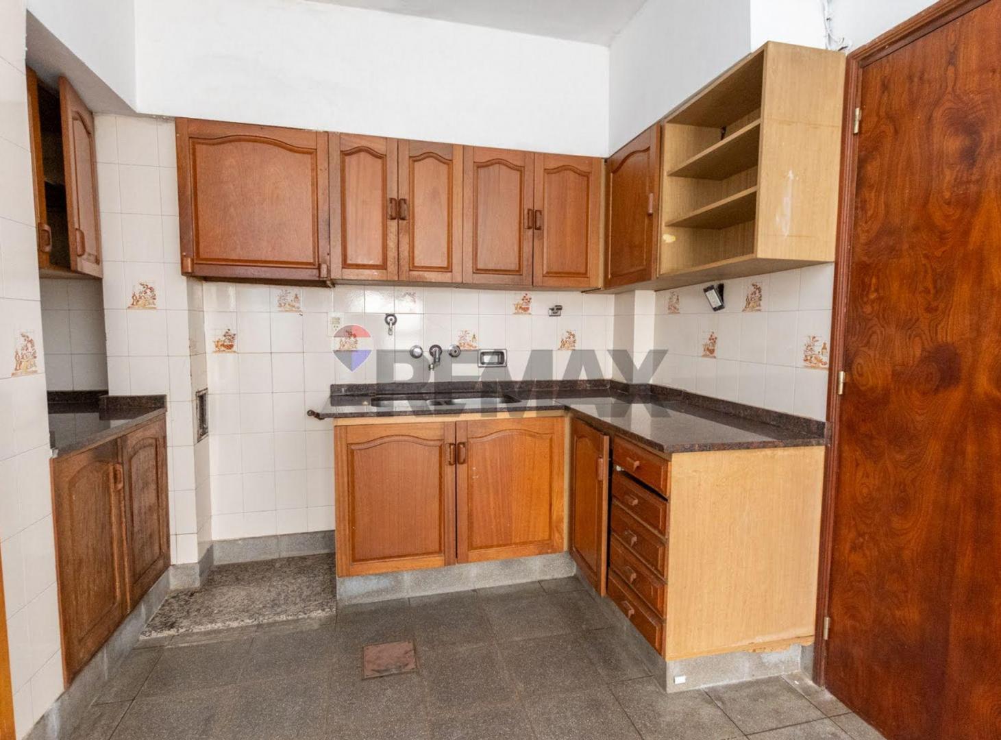 Foto de Casa en Boulevard de 2 pisos - 4 dormis y cochera, imagen 2