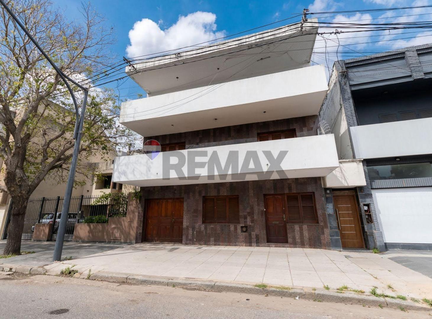 Foto de Casa en Boulevard de 2 pisos - 4 dormis y cochera, imagen 3