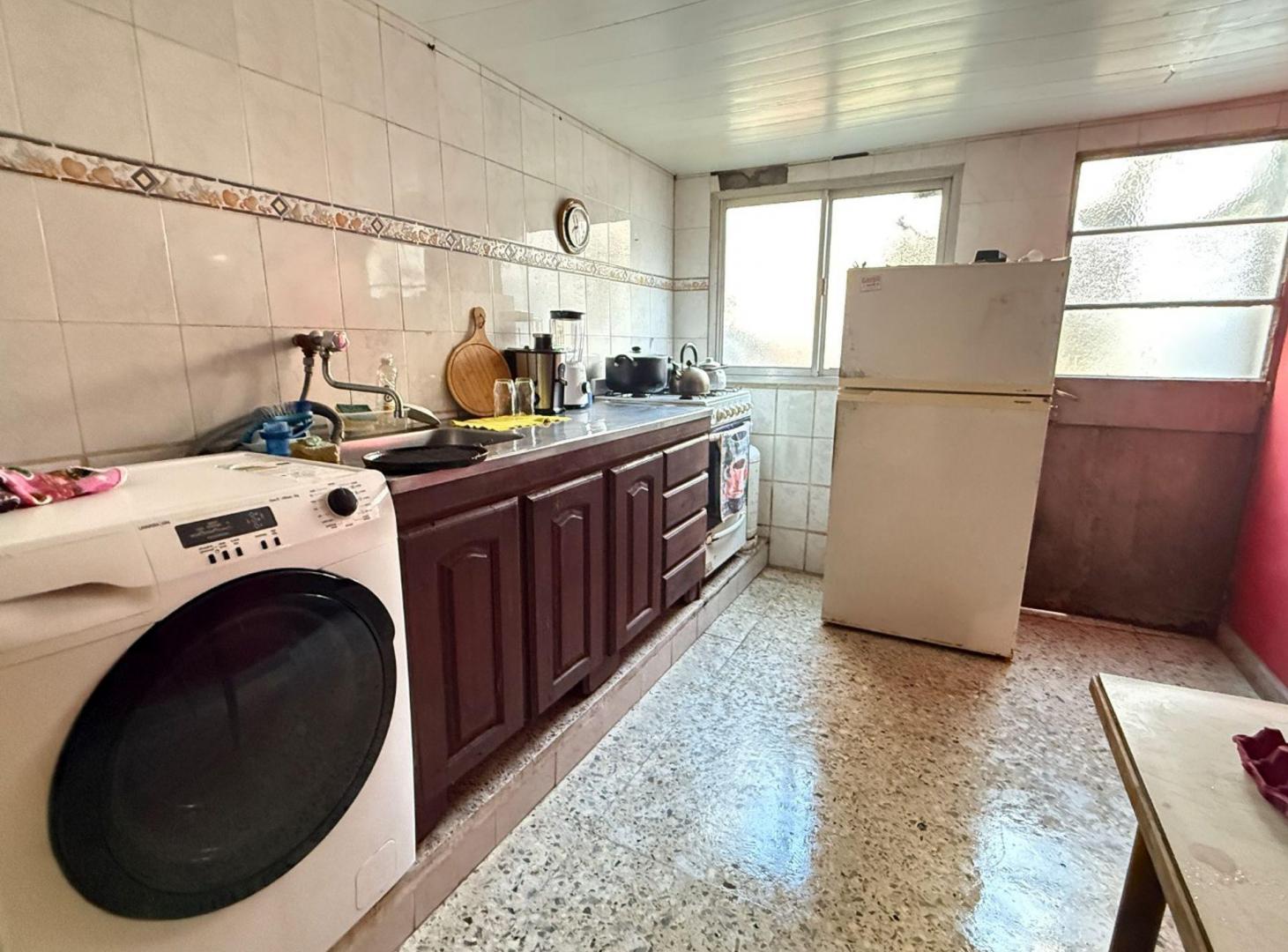 Foto de CASA DOS DORMIS Y COCHERA BARRIO CENTENARIO, imagen 4