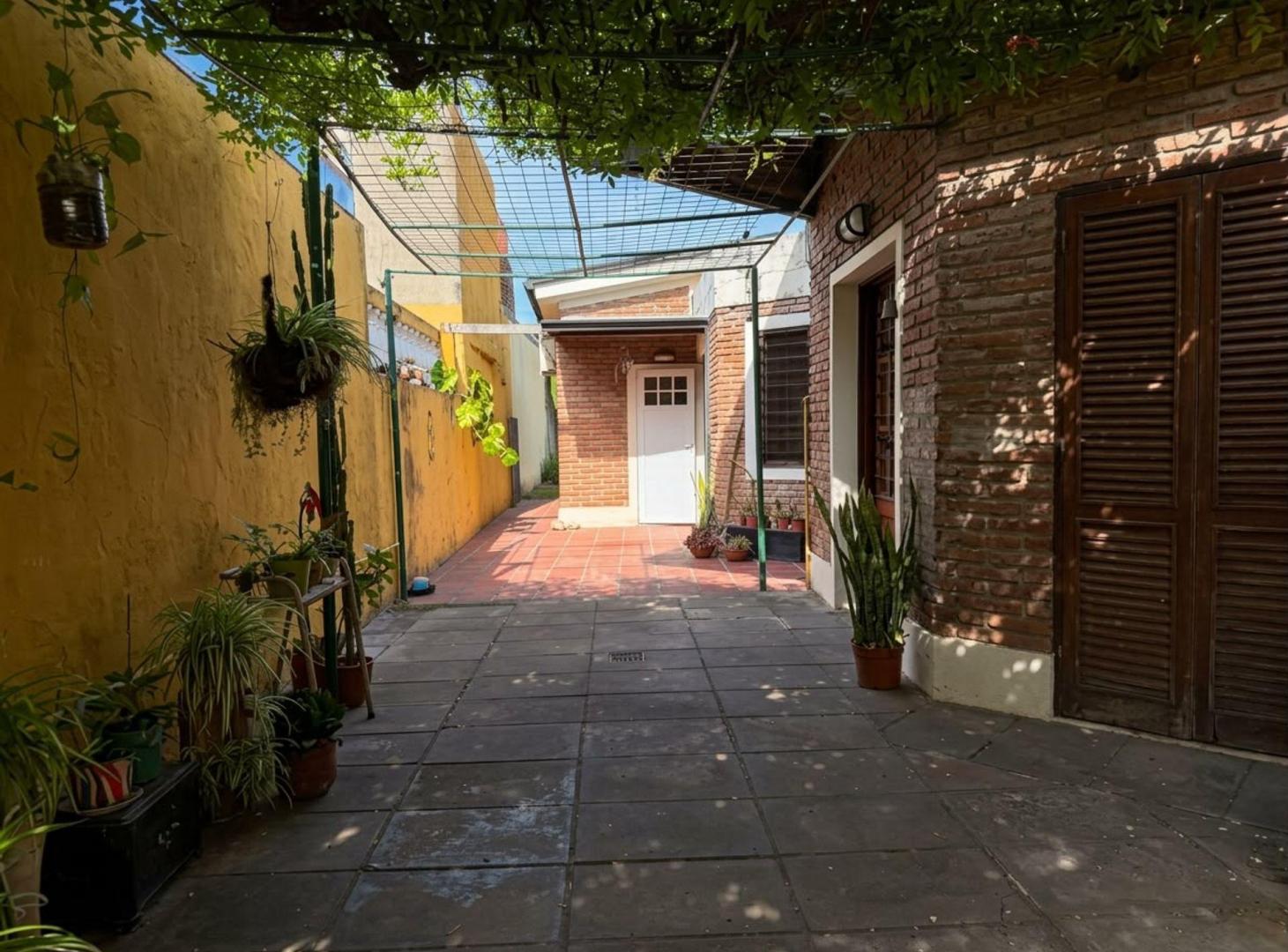 Foto de Casa de 3 dormitorios patio verde y cochera, imagen 5