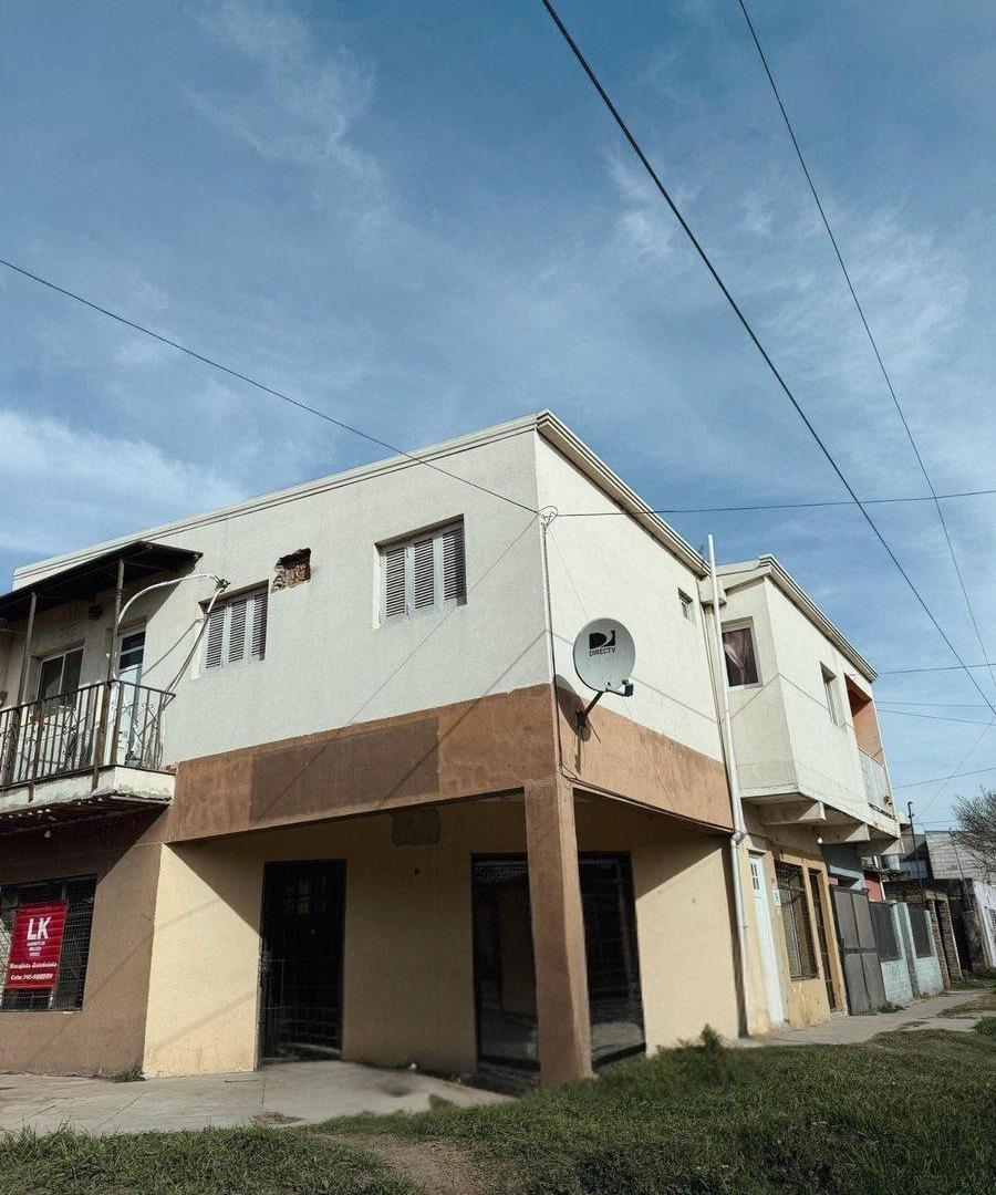 Foto de OPORTUNIDAD DE INVERSION 1 CASA Y 5 DPTOS, imagen 1