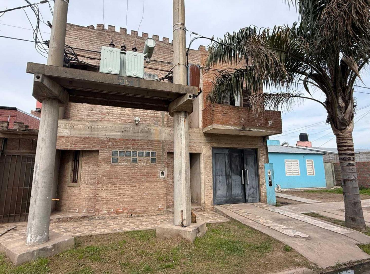 Foto de VENTA CASA 3 DORMITORIOS Y PATIO EN B. FAVALORO, imagen 2