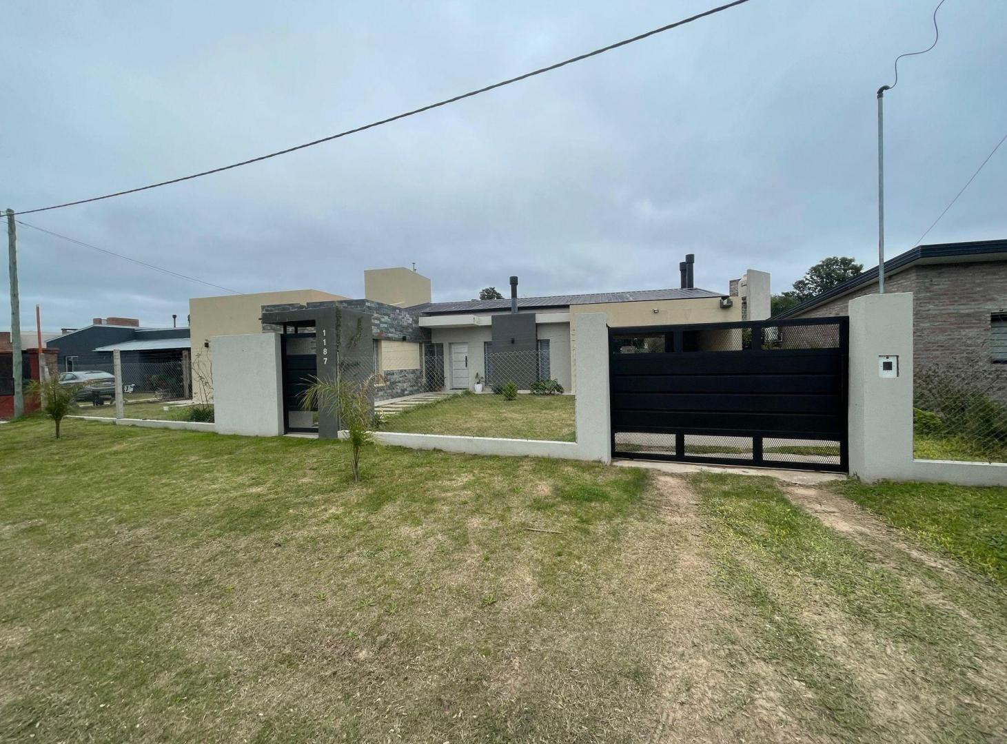Foto de Casa de categoría en Jardines de la Costa – Leyes, imagen 1