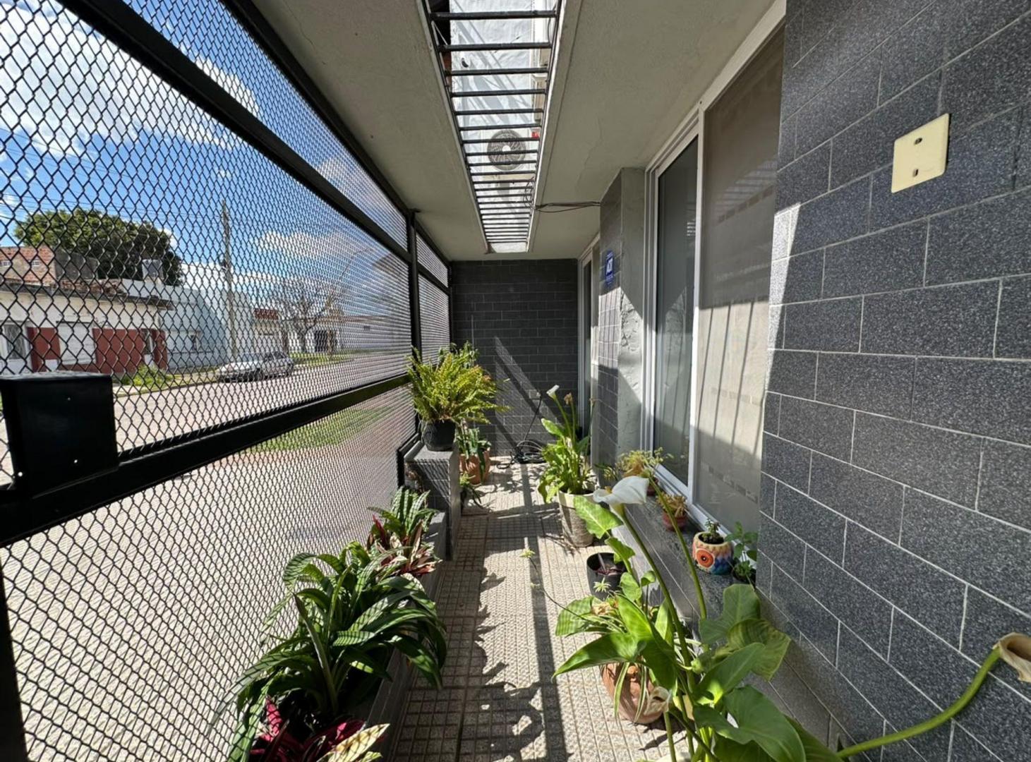 Foto de CASA A LA VENTA DE TRES DORMITORIOS Y PILETA, imagen 5