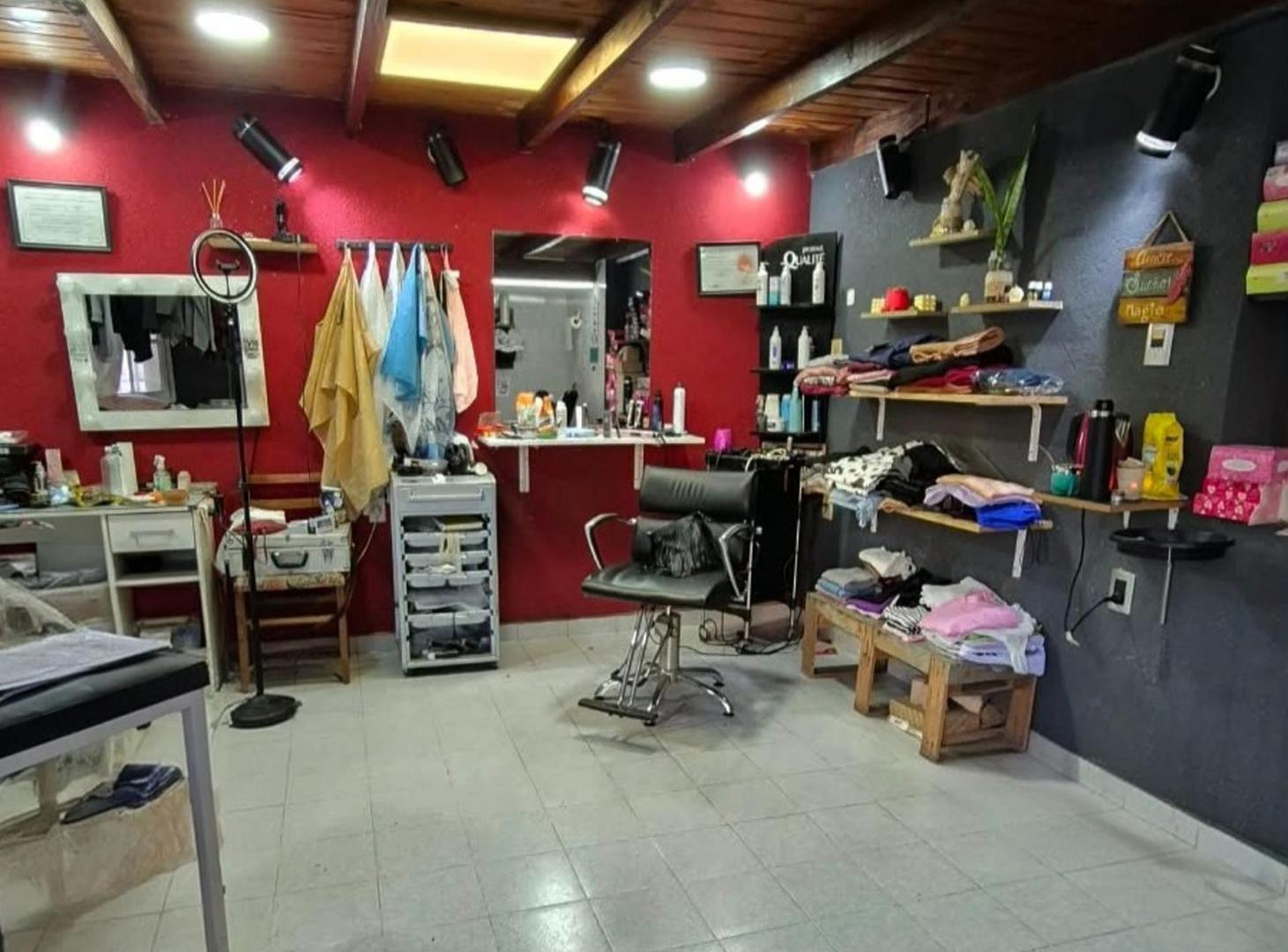 Foto de Venta Casa 2 dormitorios-Cochera-Local, imagen 1