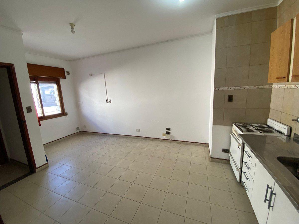 Foto de Depto de 1 dormitorio + escritorio en alquiler, imagen 4