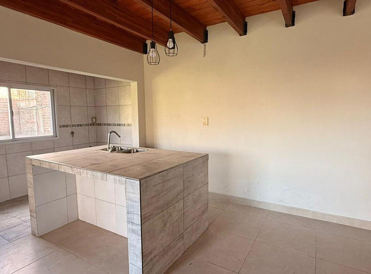 Foto de Casa moderna con pileta en San Carlos Centro, imagen 4