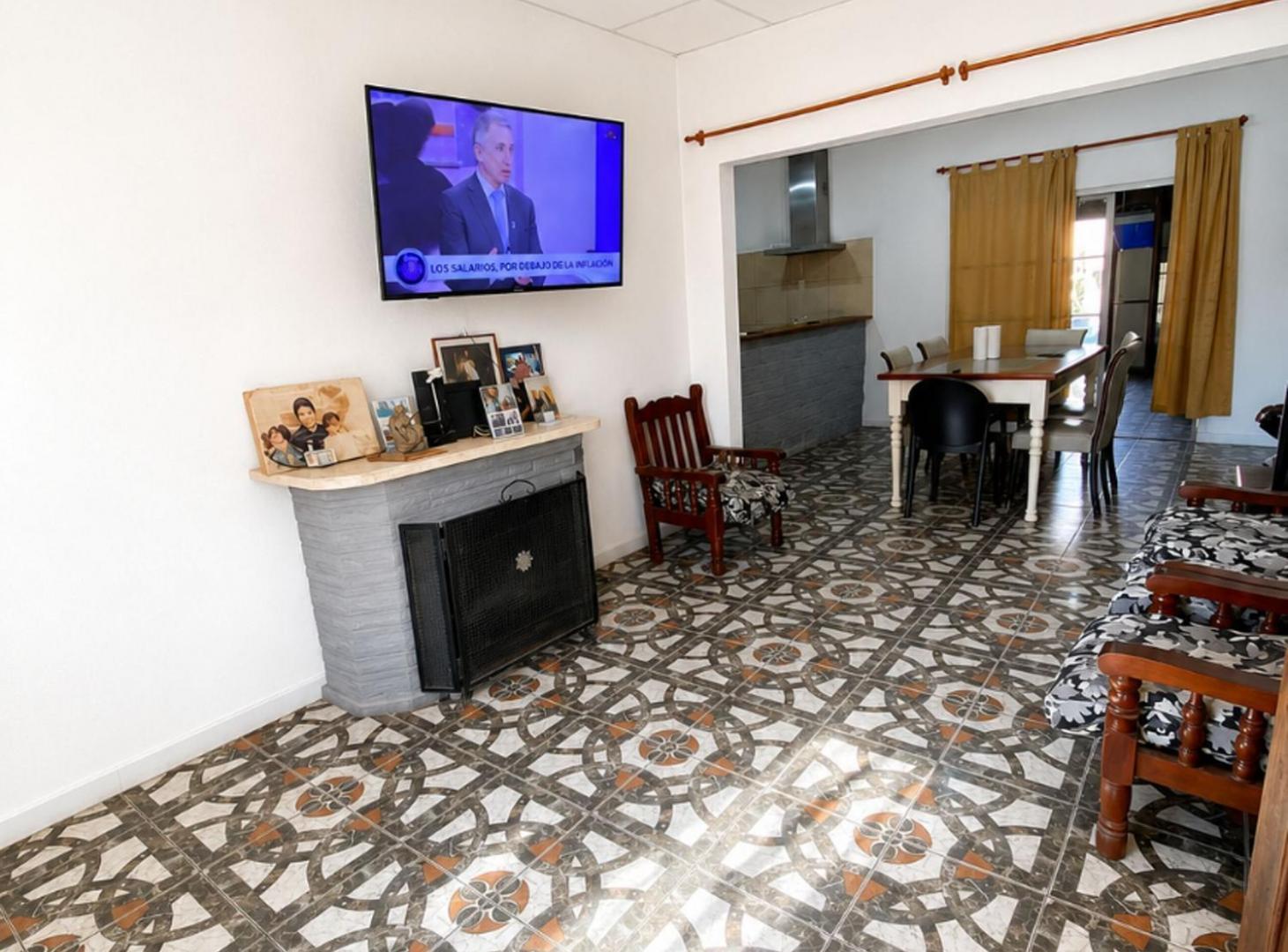 Foto de CASA FAMILIAR CON QUINCHO, PILETA Y LOCAL COMERCIA, imagen 5