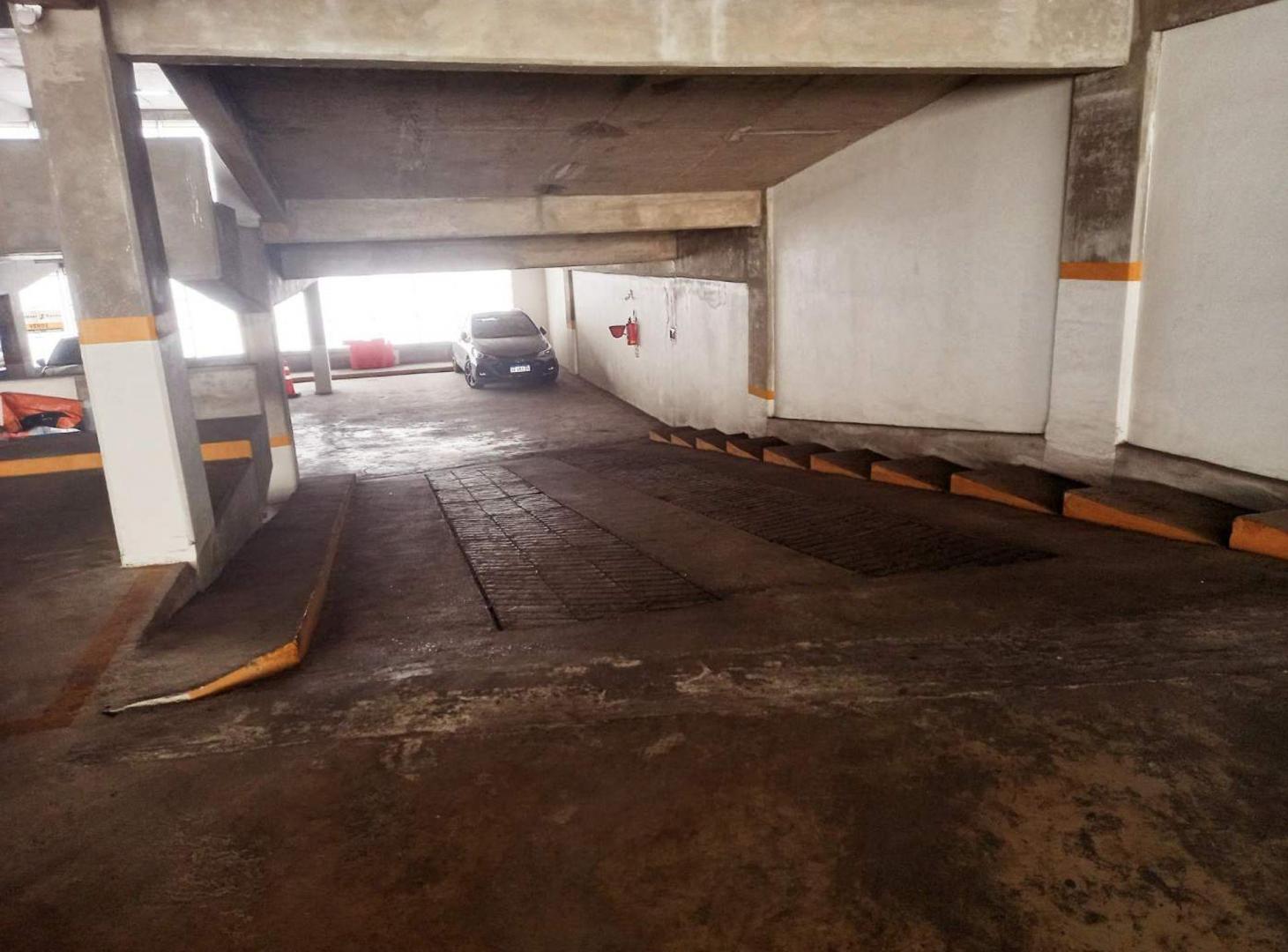 Foto de VENTA DE COCHERA A METROS DE BOULEVARD, EXCELENTE!, imagen 2