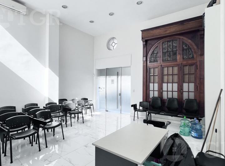 Venta Casa 6 ambientes con parrilla en Constitución 1